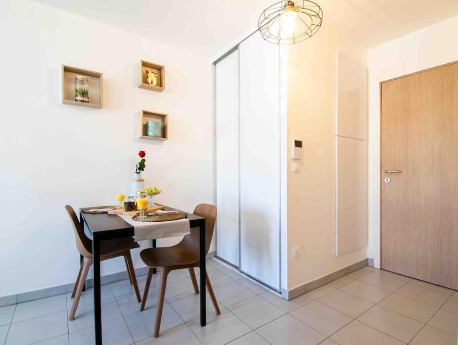 Le Tony Garnier Check In H24 Wifi Apartment ลียง ภายนอก รูปภาพ